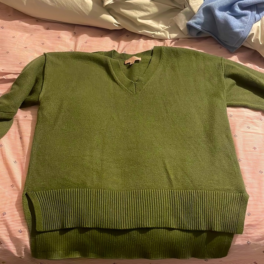 Philosophy sweater super comfy